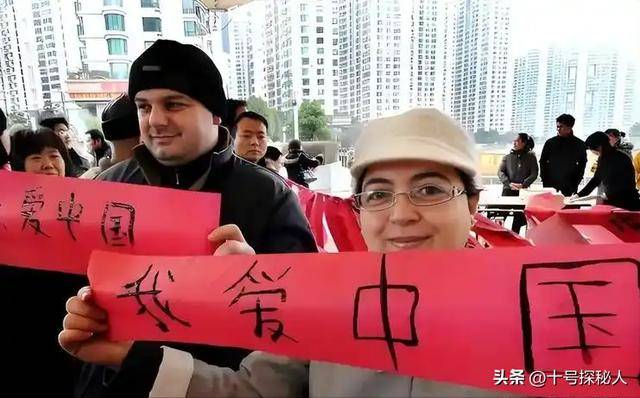 经想永远跟党走了？中国旅游刷屏外网pg电子网站第一批免签来华的老外已(图4)