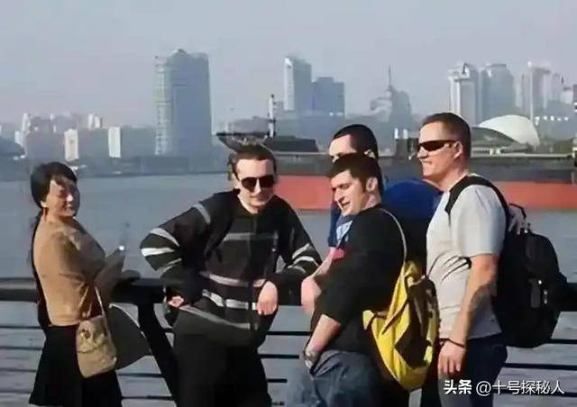 经想永远跟党走了？中国旅游刷屏外网pg电子网站第一批免签来华的老外已(图12)