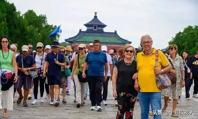 经想永远跟党走了？中国旅游刷屏外网pg电子网站第一批免签来华的老外已(图14)