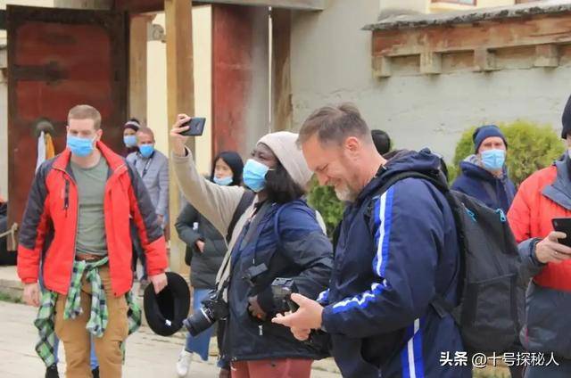 经想永远跟党走了？中国旅游刷屏外网pg电子网站第一批免签来华的老外已(图15)