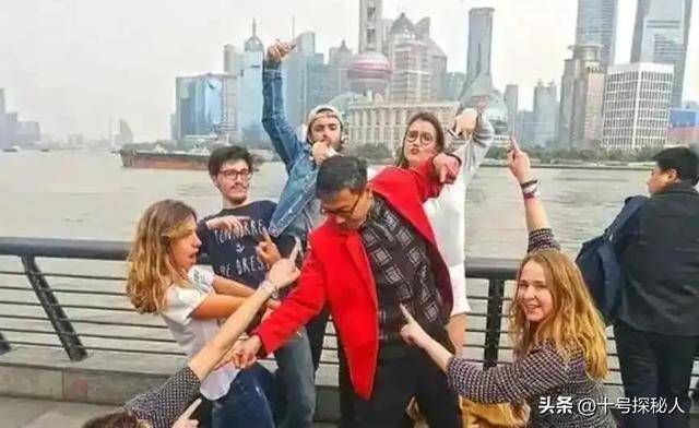 经想永远跟党走了？中国旅游刷屏外网pg电子网站第一批免签来华的老外已(图17)