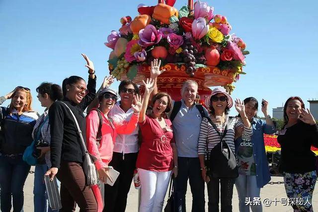 经想永远跟党走了？中国旅游刷屏外网pg电子网站第一批免签来华的老外已(图16)