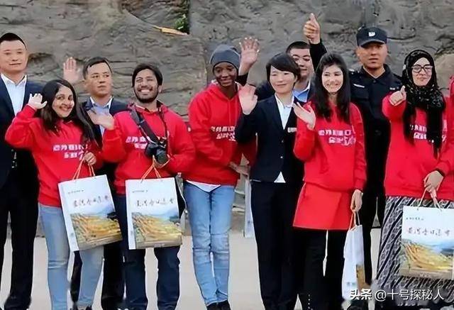 经想永远跟党走了？中国旅游刷屏外网pg电子网站第一批免签来华的老外已(图21)